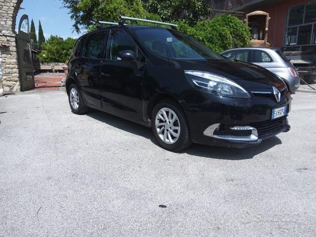 Usata Renault Scénic III 110 CV (80 kW) 2014 Nero Monovolume