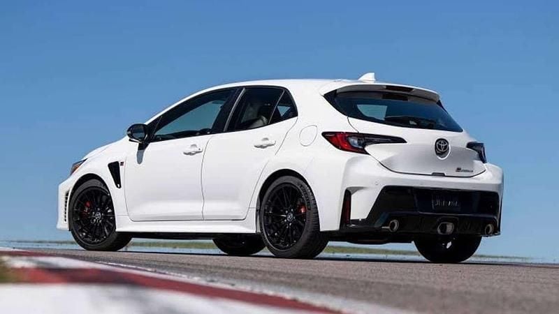 Nuova Toyota Corolla 300 CV (220 kW) 2025 Berlina