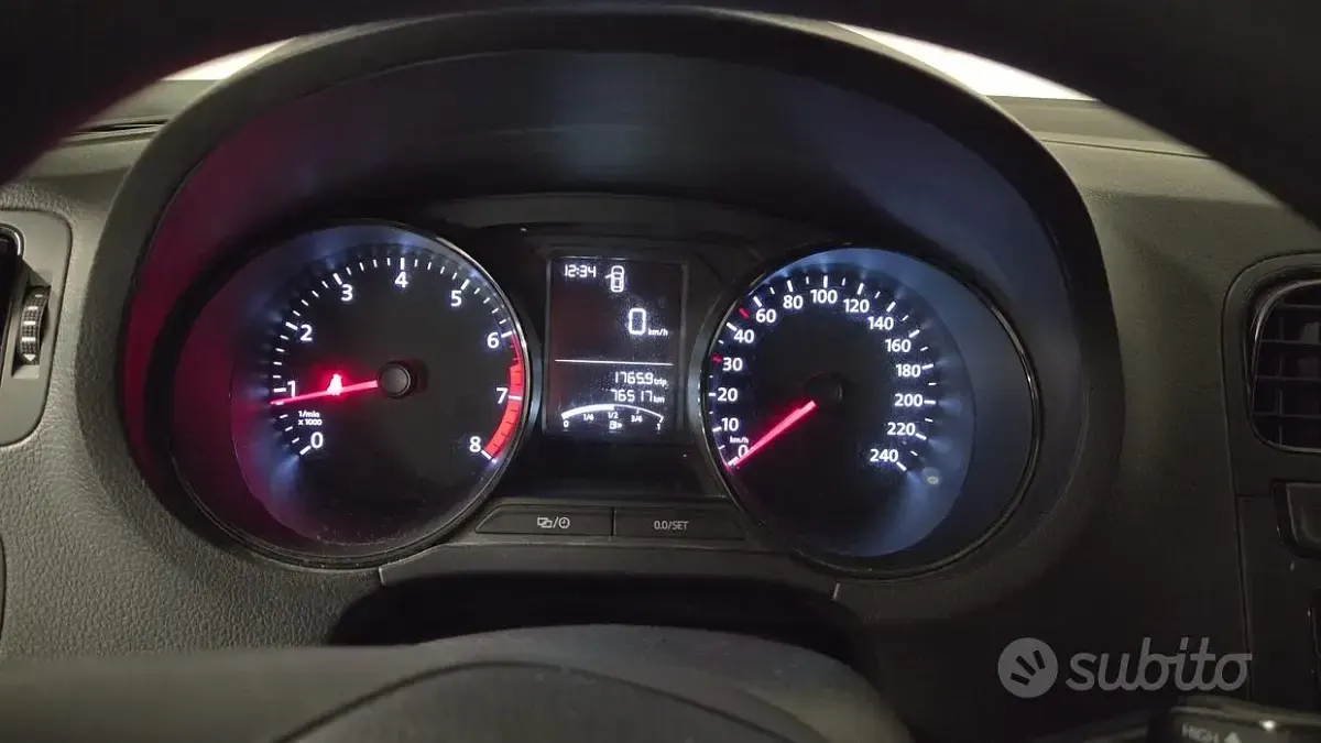 Usata VW Polo 60 CV (44 kW) 2017 Grigio Utilitaria
