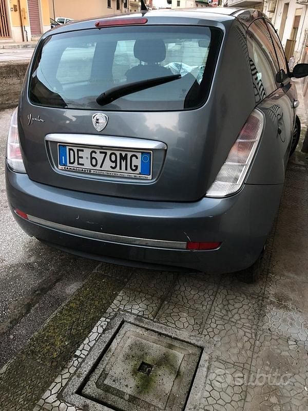 Usata Lancia Ypsilon 2003 Utilitaria