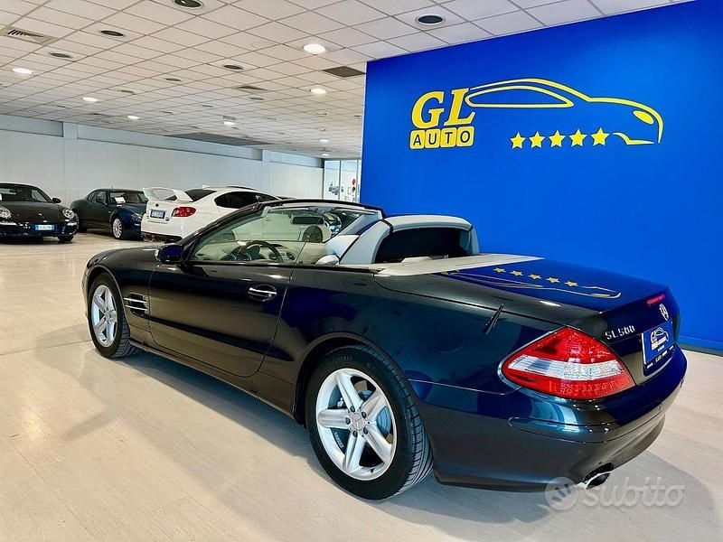Usata Mercedes SL500 387 CV (284 kW) 2006 Nero Cabrio