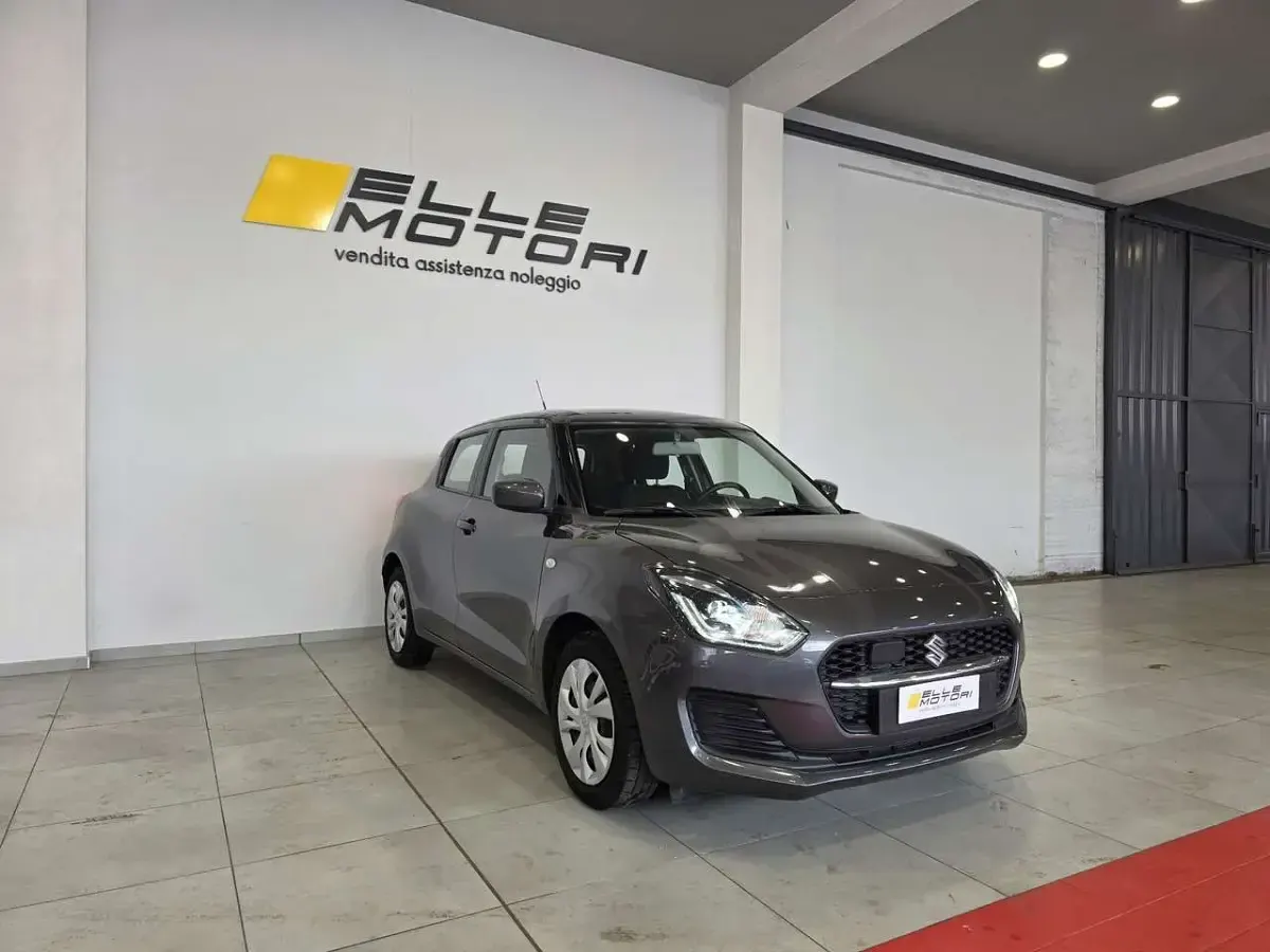 Usata Suzuki Swift Cool 83 CV (61 kW) 2021 Grigio Utilitaria