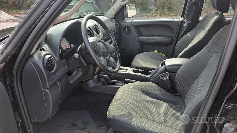 Usata Jeep Cherokee 2003 Nero SUV