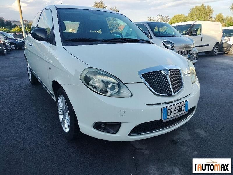 Bianco Usata 2013 Lancia Ypsilon Due volumi | 4900 € (Buon prezzo) - Immagine 1/4