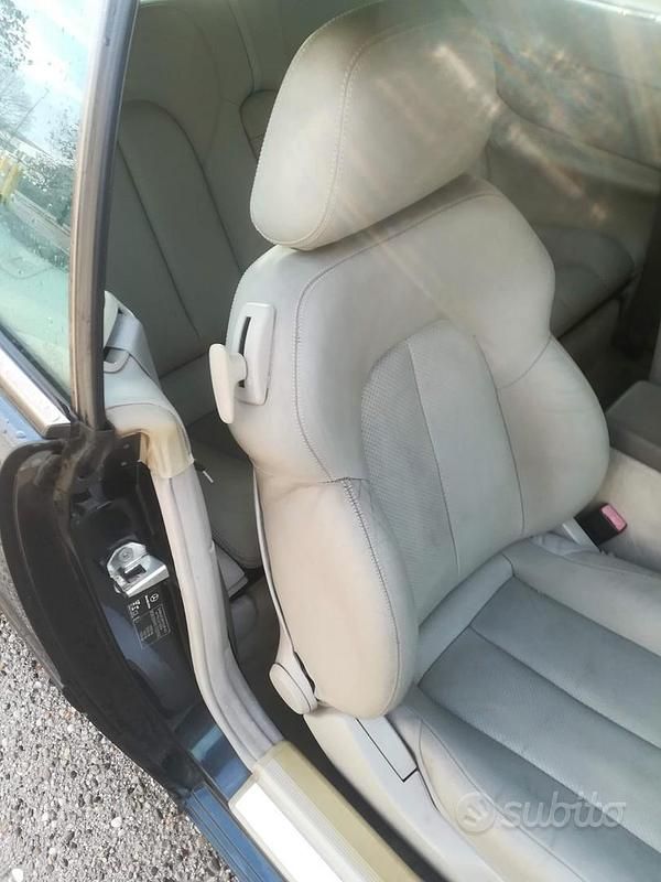 Usata Mercedes CLK200 192 CV (141 kW) 2000 Blu Cabrio