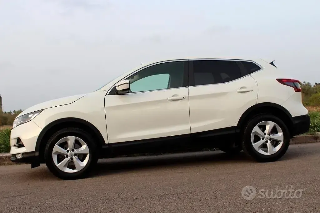 Usata Nissan Qashqai 110 CV (80 kW) 2018 Bianco SUV