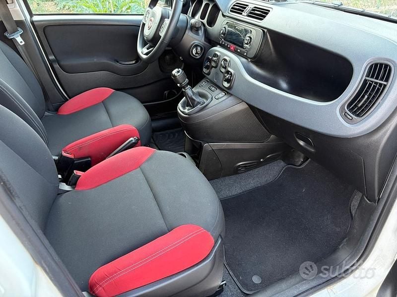 Usata Fiat Panda 4x4 Pop 85 CV (62 kW) 2019 Bianco Utilitaria