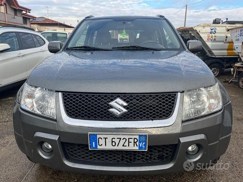 Grigio Usata 2005 Suzuki Grand Vitara SUV | 2900 € - Immagine 1/4