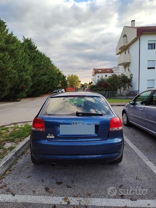 Usata Audi A3 Ambiente 102 CV (75 kW) 2004 Utilitaria