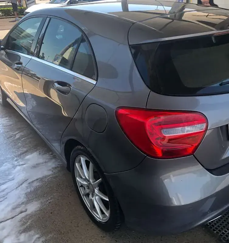 Usata Mercedes A180 109 CV (80 kW) 2013 Grigio Utilitaria