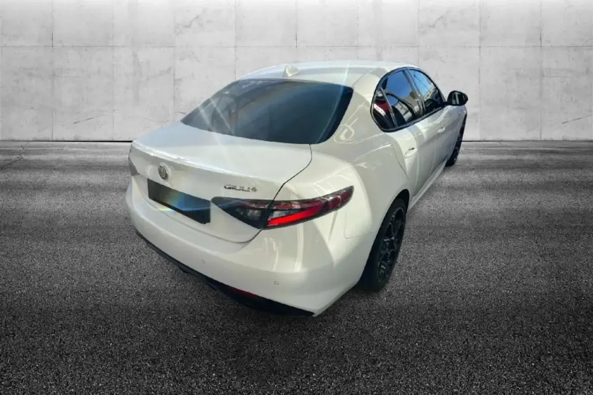 Usata Alfa Romeo Giulia Veloce 280 CV (205 kW) 2023 Bianco Berlina