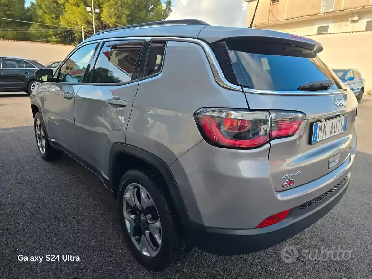 Käytetty Jeep Compass Limited 170 HP (125 kW) 2021 Harmaa Katumaasturi