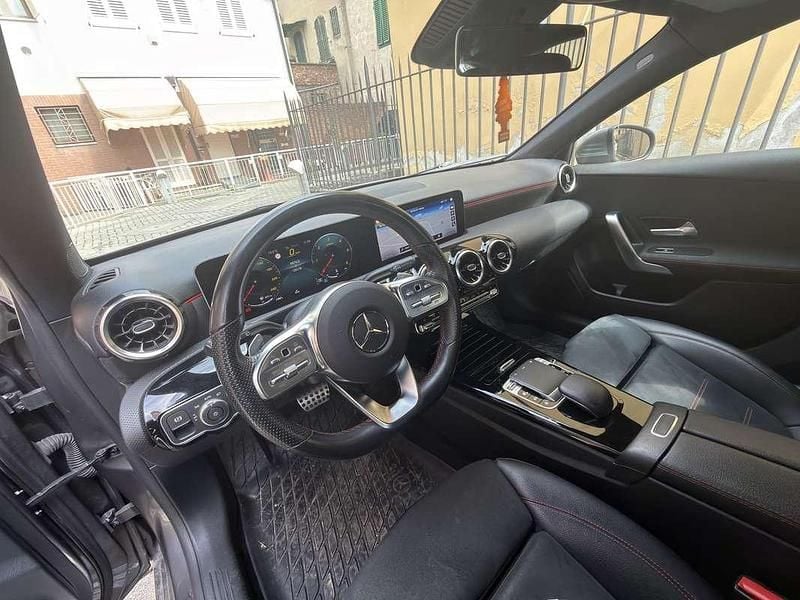 Usata Mercedes A180 Premium 116 CV (85 kW) 2019 Grigio Berlina