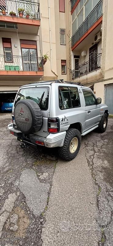 Usata Mitsubishi Pajero 100 CV (73 kW) 1999 Grigio SUV