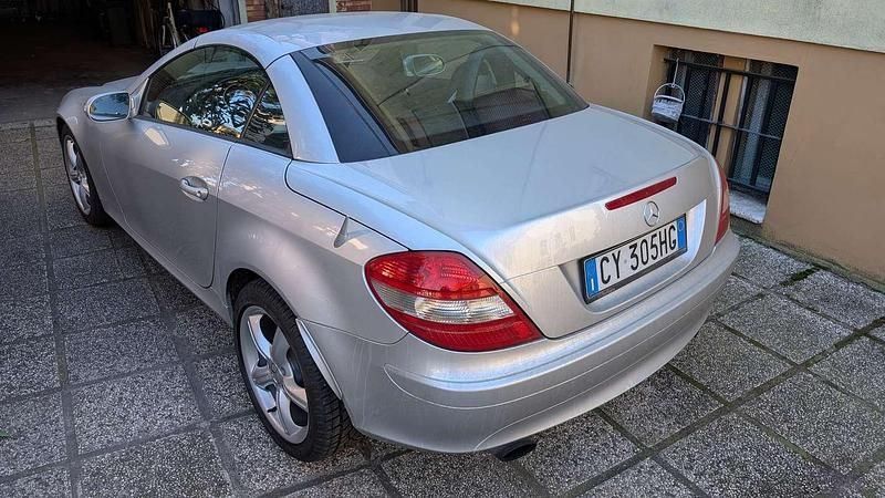 Usata Mercedes SLK200 163 CV (119 kW) 2005 Argento Cabrio