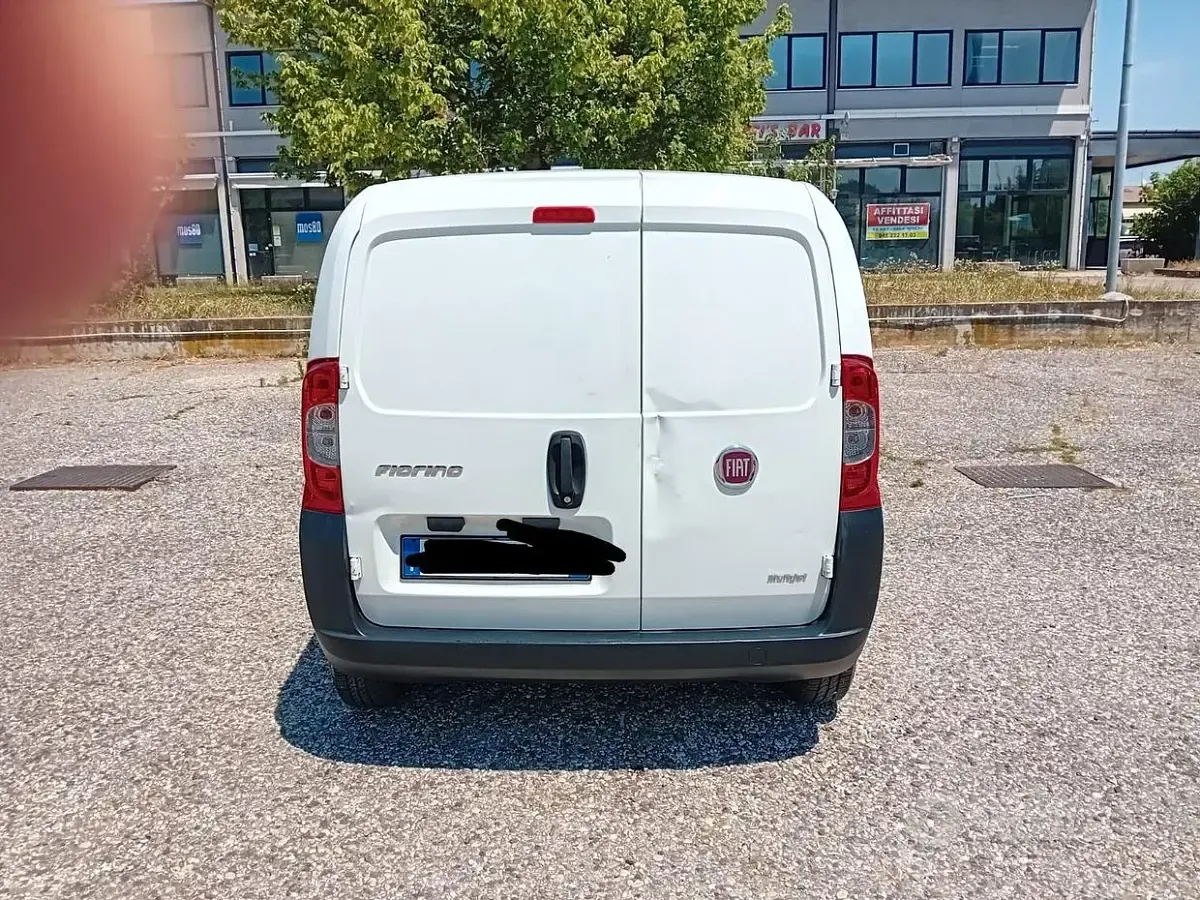 Usata Fiat Fiorino 75 CV (55 kW) 2011 Bianco Monovolume