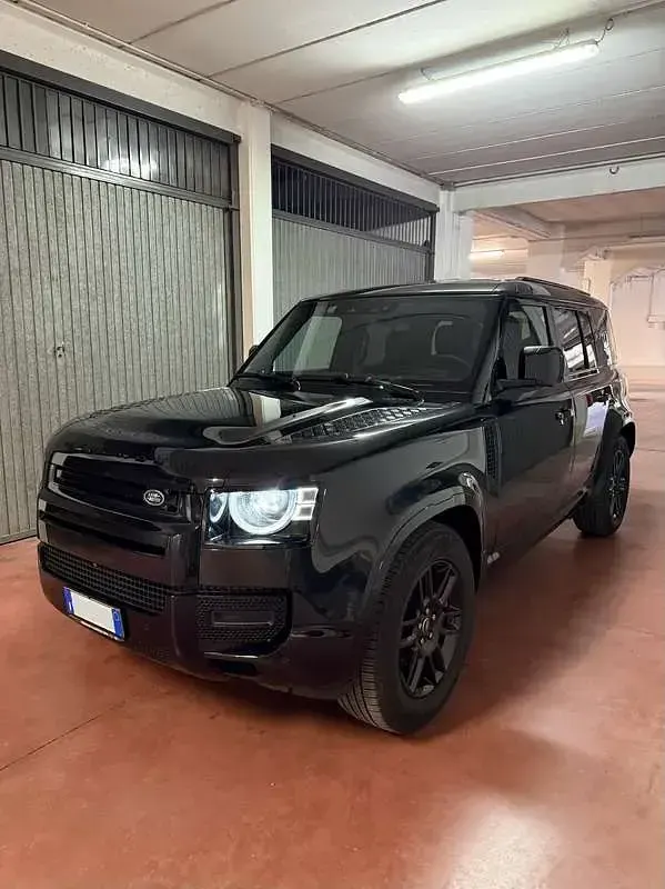 Usata Land Rover Defender SE 200 CV (147 kW) 2024 SUV