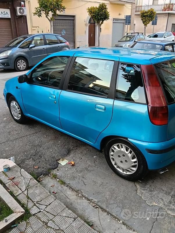 Usata Fiat Punto 1997 Blu Berlina