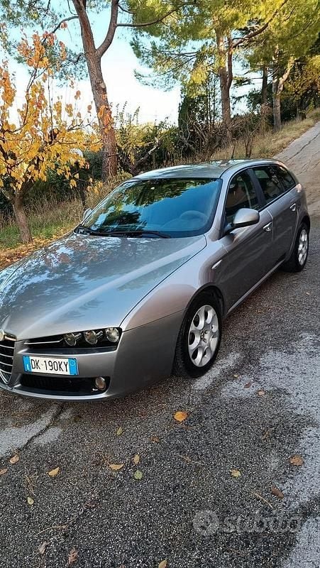 Grigio Usata 2006 Alfa Romeo 159 Station wagon | 1300 € (Super prezzo) - Immagine 1/4
