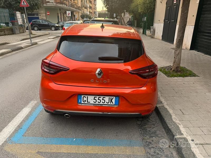 Używany Renault Clio V 100 KM (73 kW) 2022 Hatchback
