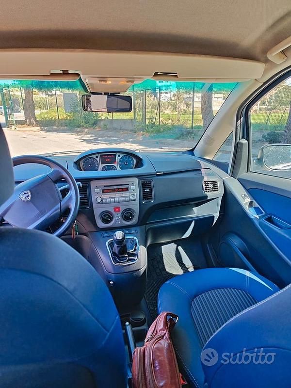 Usata Lancia Musa 90 CV (66 kW) 2010 Blu Monovolume