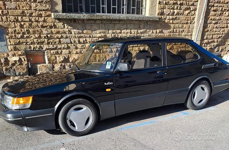 Usata Saab 900 Aero 174 CV (127 kW) 1989 Nero