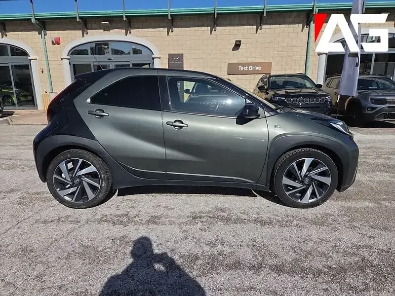 Usata Toyota Aygo X Lounge 72 CV (52 kW) 2022 Verde SUV