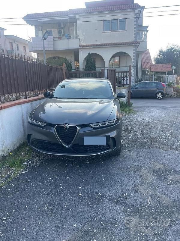 Usata Alfa Romeo Tonale 130 CV (95 kW) 2024 Grigio SUV