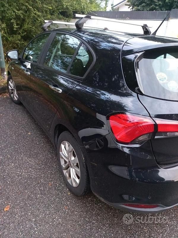 Usata Fiat Tipo 120 CV (88 kW) 2017 Nero Berlina