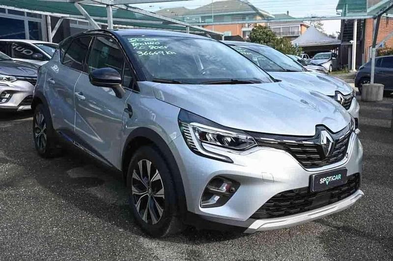 Usata Renault Captur Techno 91 CV (66 kW) 2024 Grigio SUV