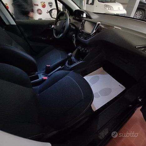 Usata Peugeot 208 2019 Nero Utilitaria