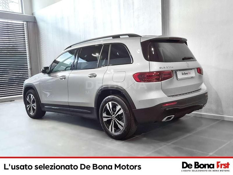 Begagnad Mercedes GLB200 Advanced Plus 150 HK (110 kW) 2024 Silver SUV