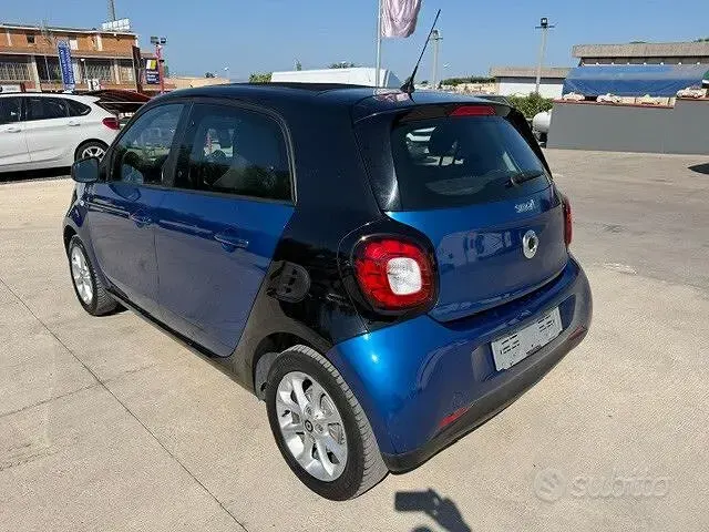 Usata Smart ForFour Passion 71 CV (52 kW) 2017 Blu Utilitaria