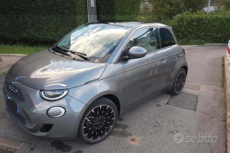 Usata Fiat 500e 86 kW (118 CV) 2022 Grigio Berlina