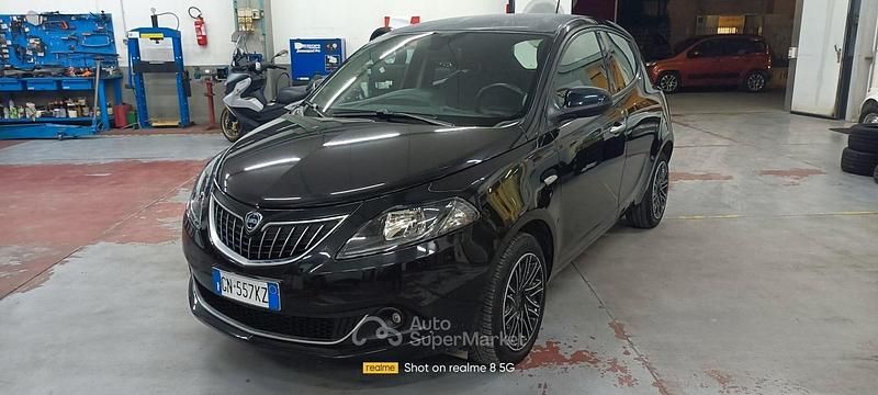 Nero Usata 2023 Lancia Ypsilon Gold Due volumi | 10.850 € - Immagine 1/4