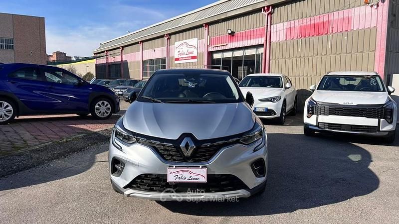Usata Renault Captur Techno 91 CV (66 kW) 2024 Grigio SUV