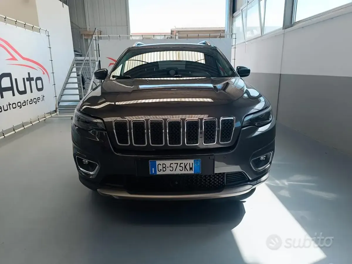 Usata Jeep Cherokee Limited 194 CV (142 kW) 2020 Grigio SUV