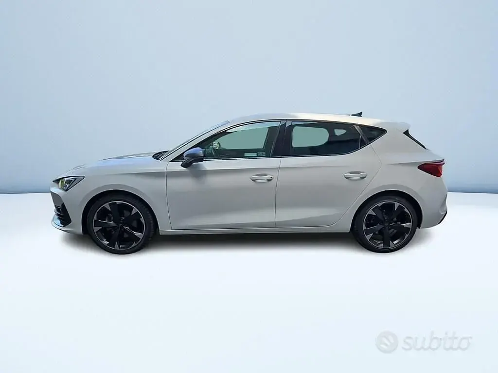 Usata Cupra Leon 150 CV (110 kW) 2024 Bianco Berlina
