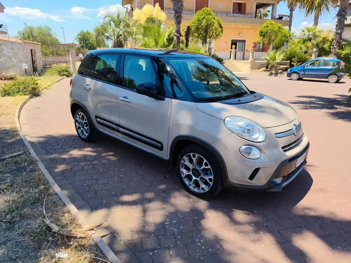Usata Fiat 500L Trekking 105 CV (77 kW) 2014 Beige Monovolume