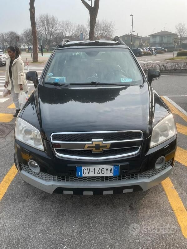 Nero Usata 2009 Chevrolet Captiva SUV | 3500 € (Ottimo prezzo) - Immagine 1/4