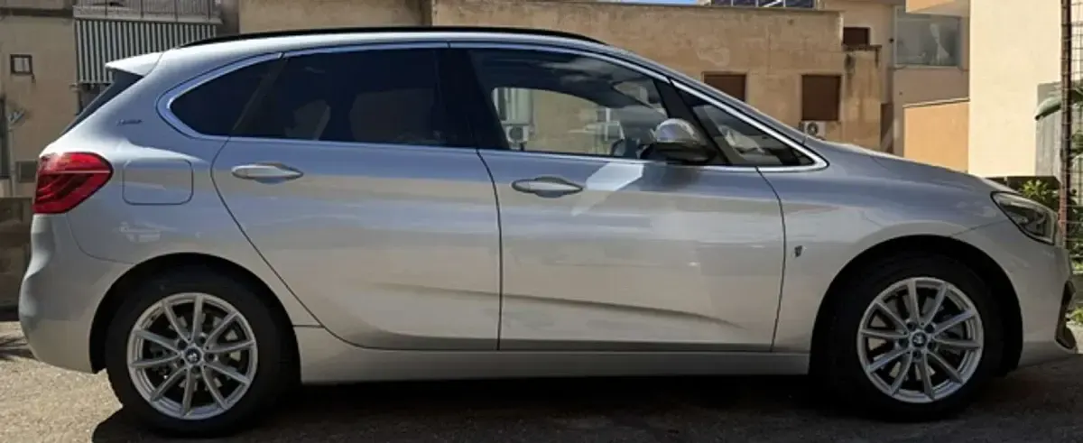 Usata BMW 225 Active Tourer iPerformance 136 CV (100 kW) 2019 Argento Monovolume