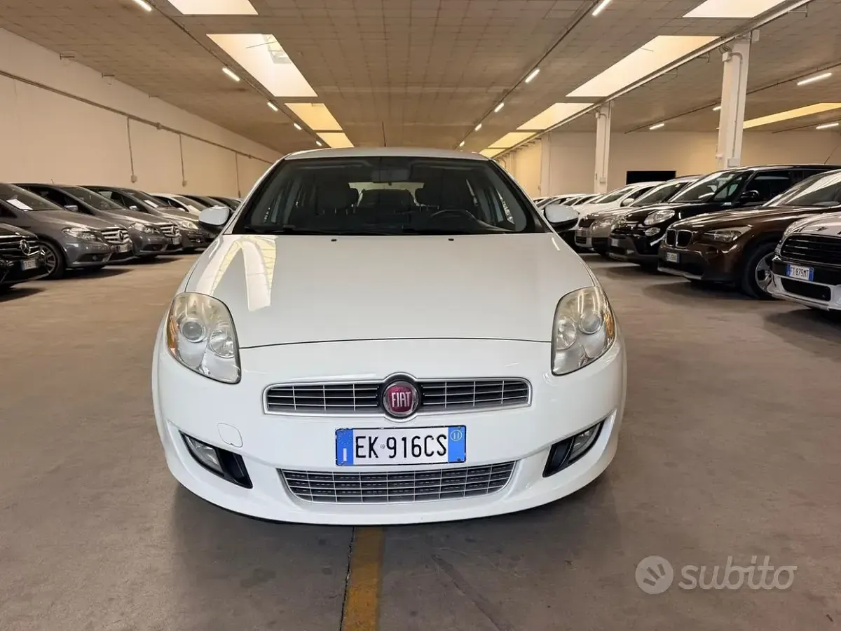Usata Fiat Bravo Dynamic 120 CV (88 kW) 2011 Bianco Utilitaria