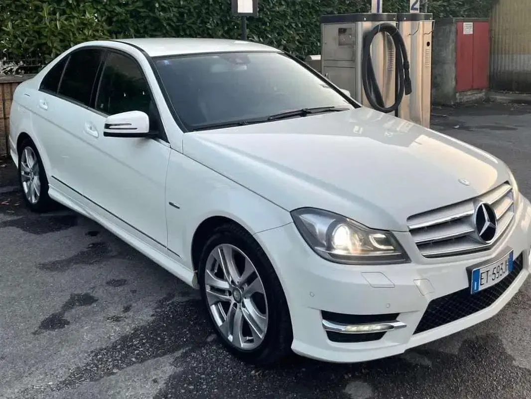 Usata Mercedes 220 238 CV (175 kW) 2013 Bianco Berlina