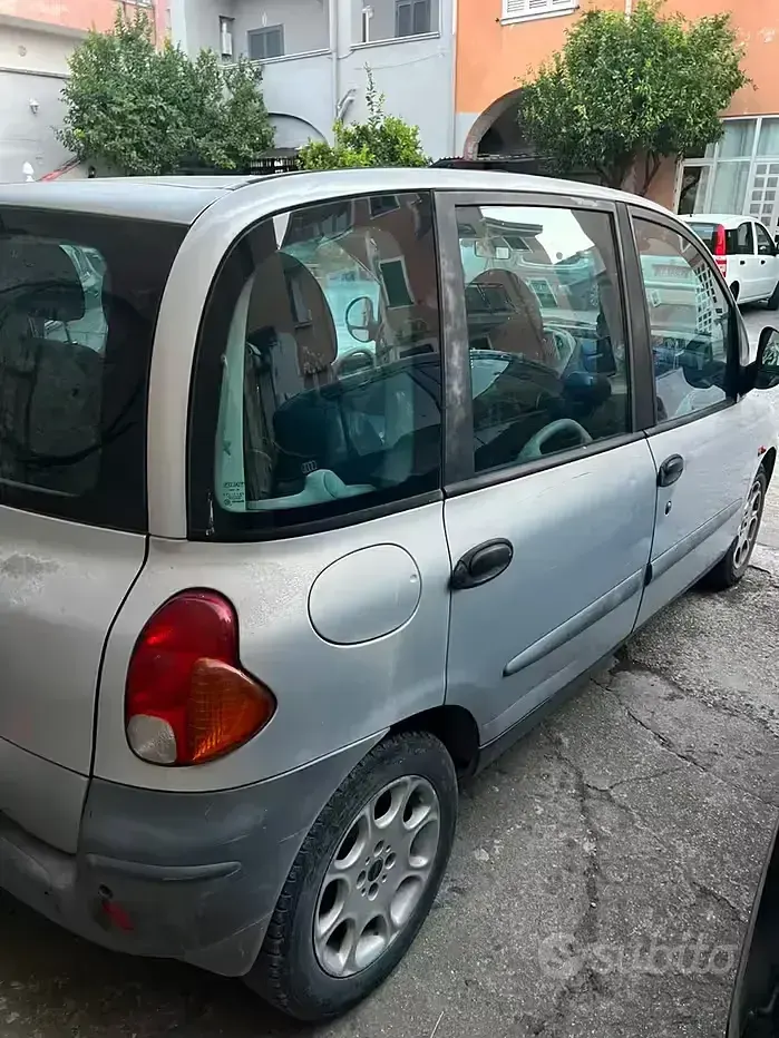 Usata Fiat Multipla 105 CV (77 kW) 2000 Grigio Monovolume