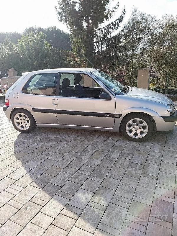 Usata Citroën Saxo 100 CV (73 kW) 2001 Grigio Utilitaria
