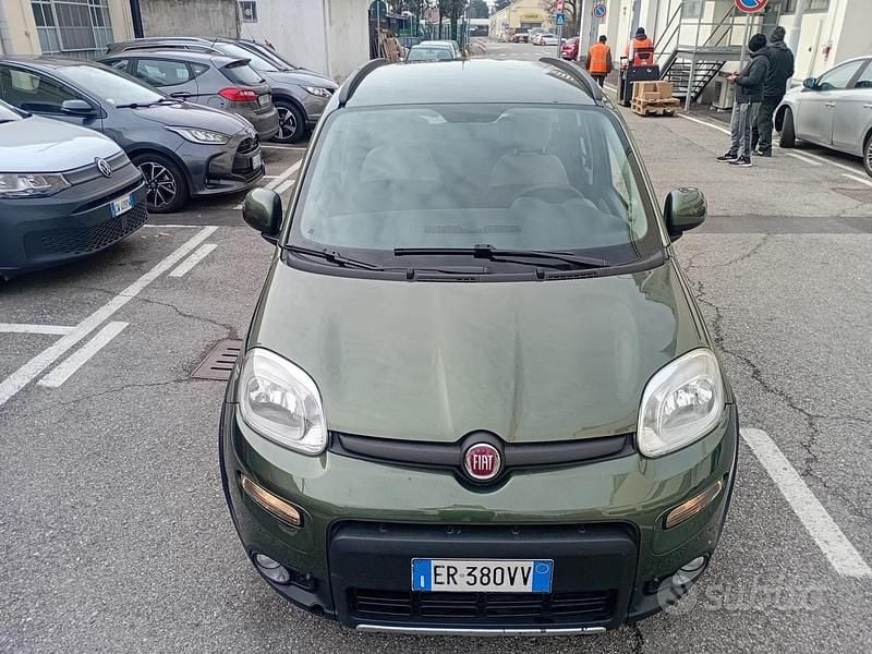 Usata Fiat Panda Trekking 84 CV (61 kW) 2013 Verde Utilitaria