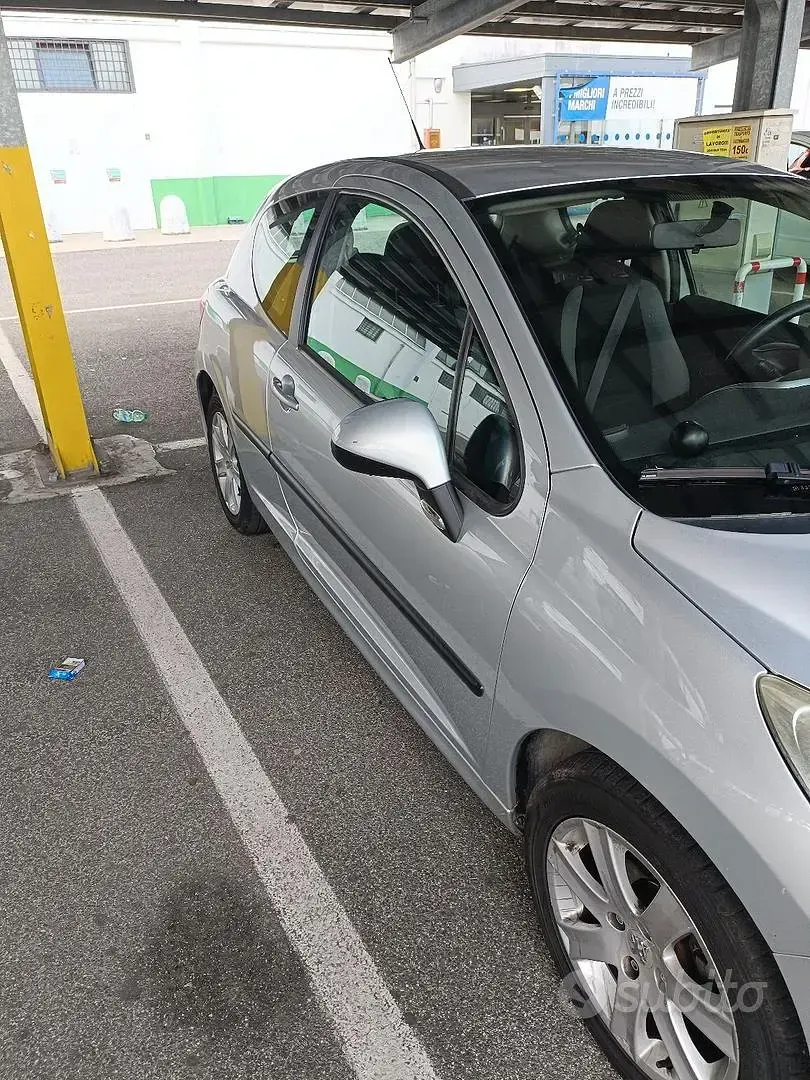 Usata Peugeot 207 75 CV (55 kW) 2007 Grigio Berlina