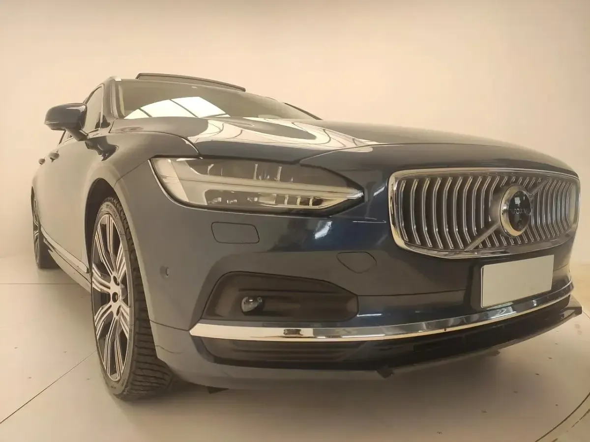 Usata Volvo V90 Ultimate 197 CV (144 kW) 2024 Grigio Station wagon