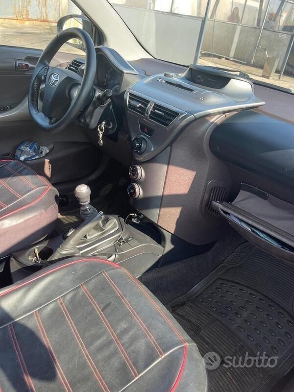 Usata Toyota iQ 2009 Utilitaria