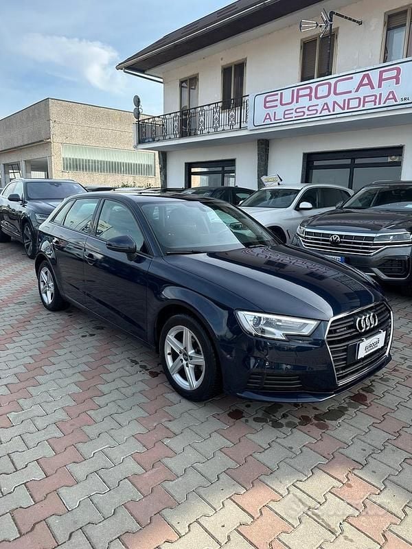 Usata Audi A3 Business 150 CV (110 kW) 2017 Blu Berlina